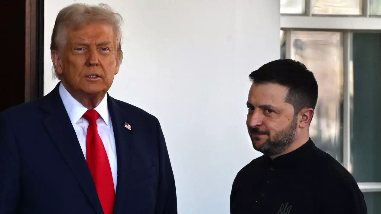 Donald Trump (stânga) și Volodimir Zelenski (dreapta) - 28 februarie 2025.