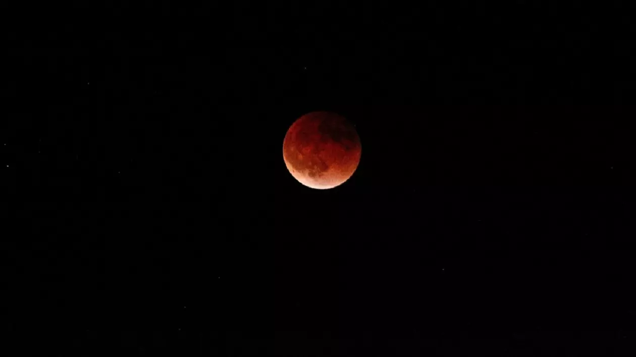 Eclipsa totala de luna