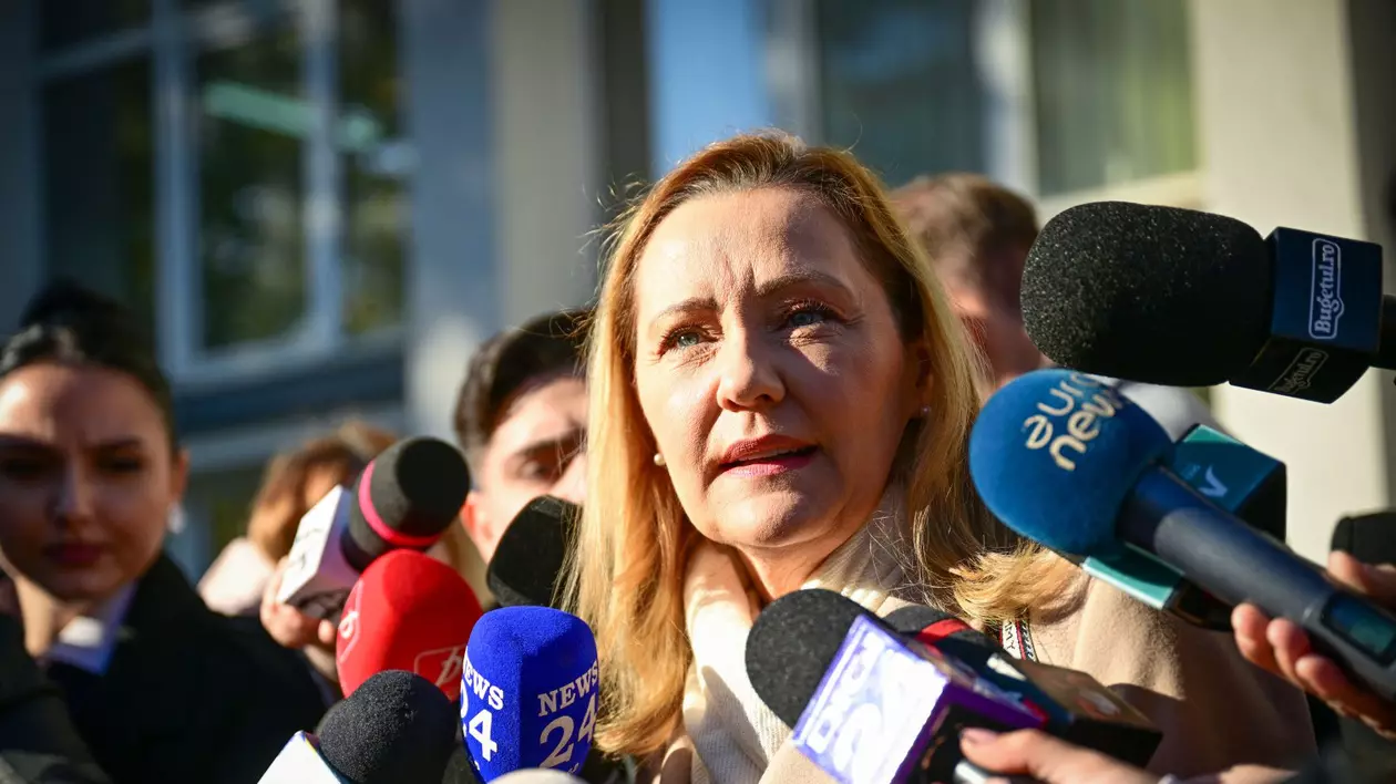 Lasconi spune că renunță la prezidențiale dacă PSD îl susține pe Bolojan, iar Ciolacu demisionează dacă USR îl susţine pe Crin Antonescu