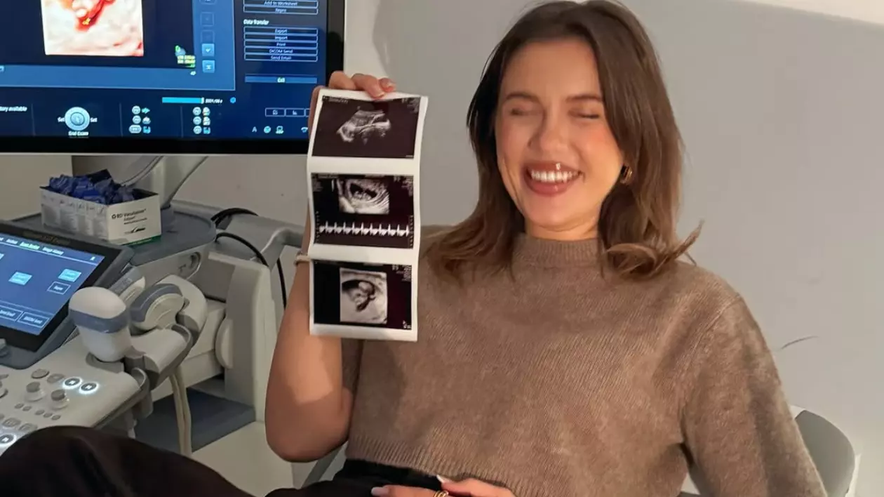 Emily Burghelea este însărcinată pentru a treia oară