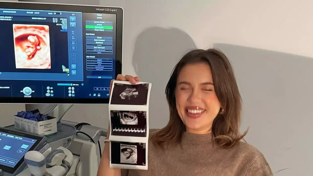 Cum și-a dat seama Emily Burghelea că e însărcinată din nou, înainte ca testul să iasă pozitiv?! Povestea este una cu totul și cu totul specială 