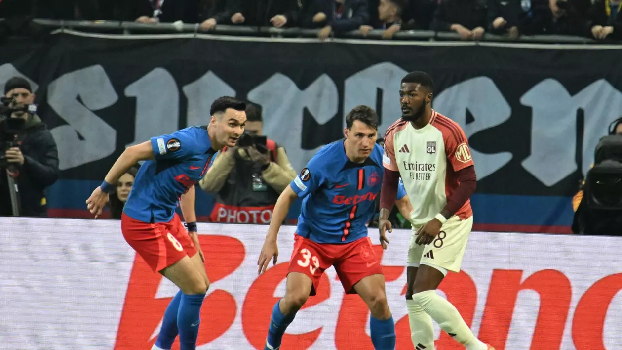 Cine transmite meciul Lyon - FCSB la TV în România. Partida din Europa League se vede pe două posturi