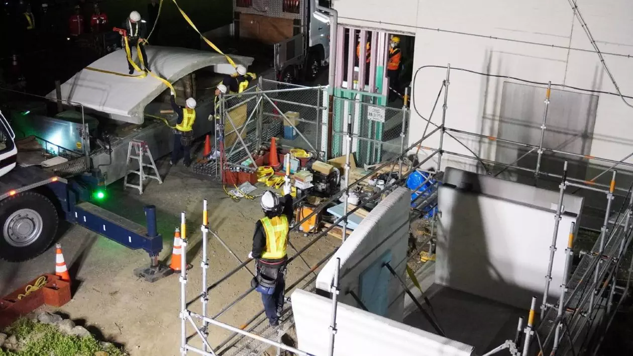 Imagine cu construcția primei gări imprimate 3D din lume.