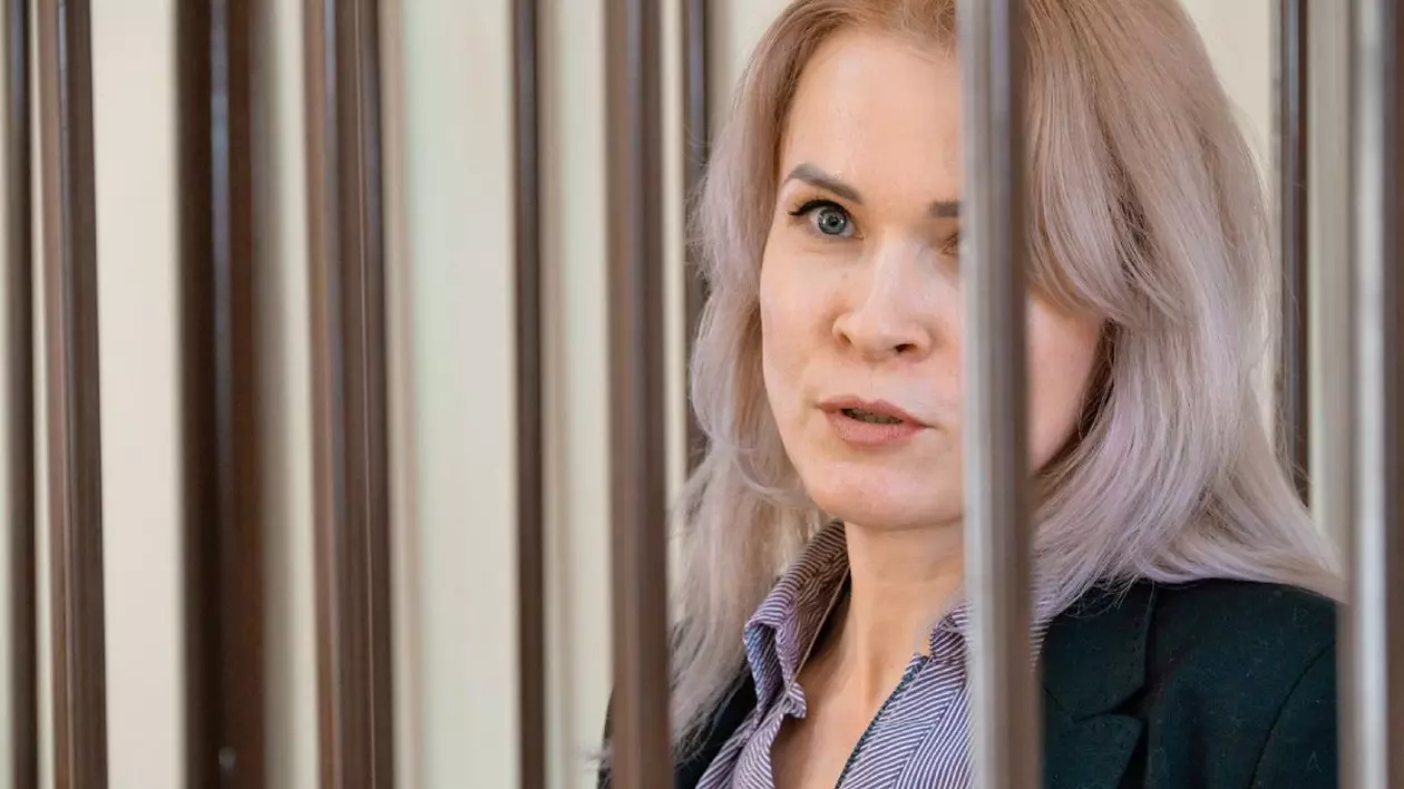 Jurnalista RusNews Maria Ponomarenko în spatele gratiilor, acuzată că a răspândit știri false despre armata rusă, la Judecătoria Leninsky, Foto: Profimedia Images
