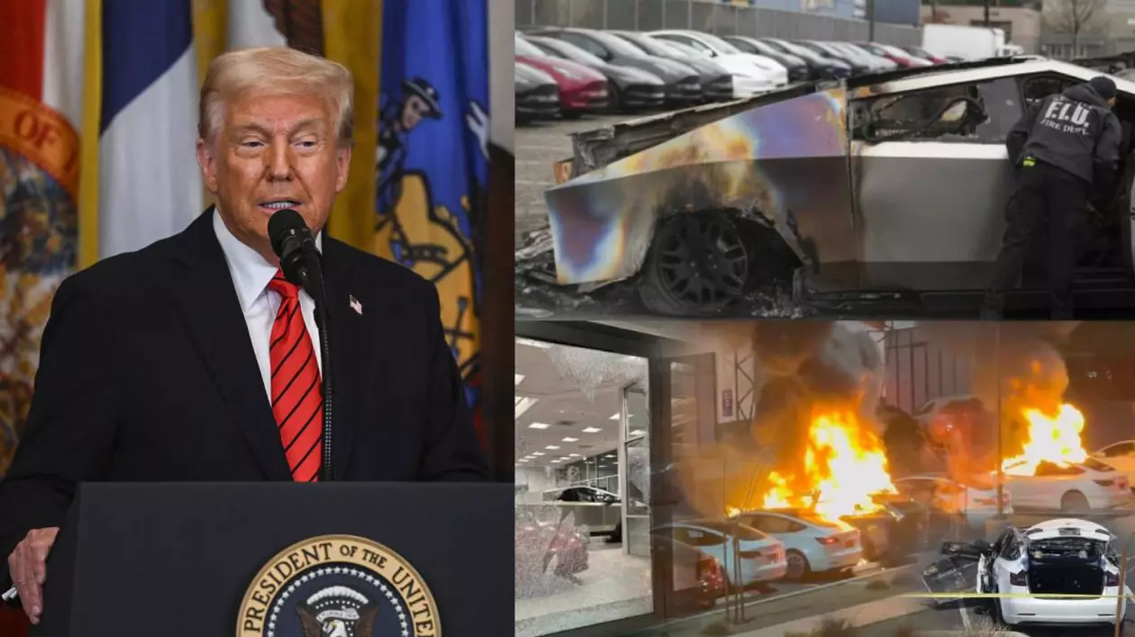 Președintele Donald Trump vorbeste, stânga, in dreapta vedem masini tesla incendiate si vandalizate