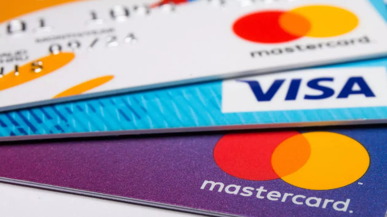 Carduri Mastercard si Visa