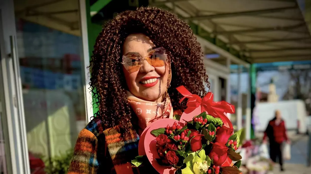 Cum arată camera Minodorei. Femeile și-ar dori așa ceva. Artista locuiește cu familia ei într-o vilă spectaculoasă
