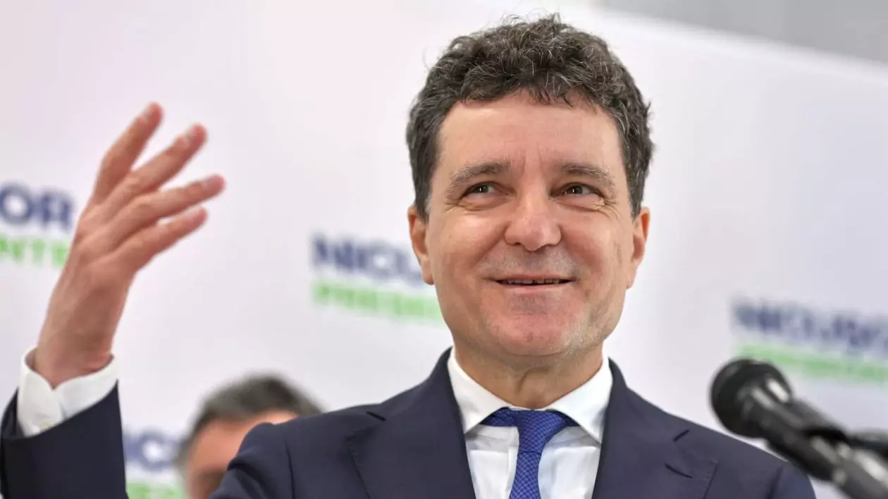 Nicușor Dan și-a inaugurat sediul de campanie pentru alegerile prezidențiale în Hotelul Cișmigiu