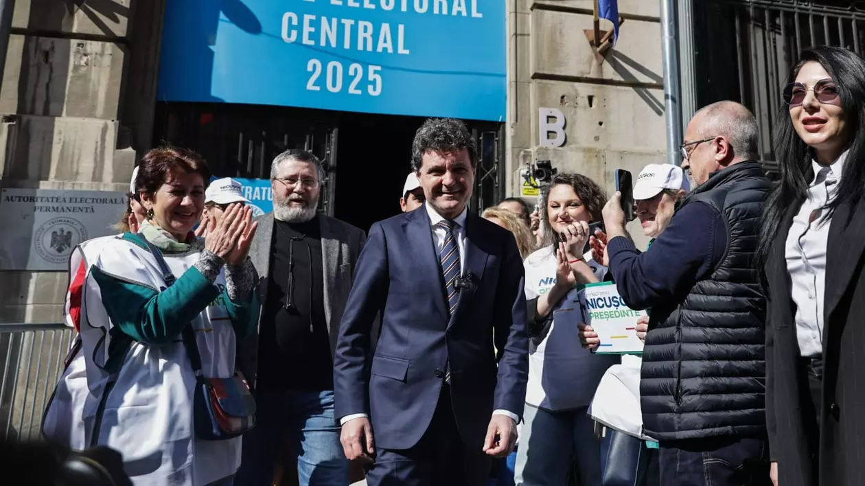 Nicușor Dan în fața BEC, după depunerea candidaturii la prezidențiale - 7 martie 2025