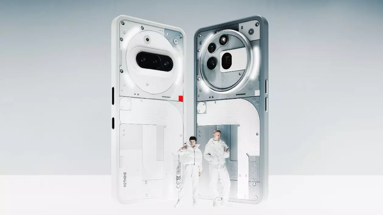 Cele două telefoane noi Nothing Phone (3a) în stânga, și (3a) Pro în dreapta, de culori albă și gri.