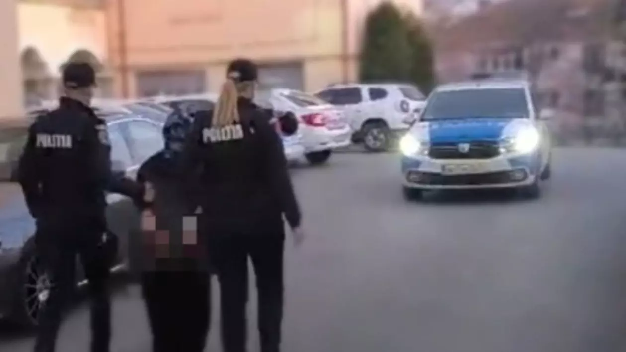 pensionară arestată după ce a tâlhărit o bătrână din Craiova și a jucat banii furați la păcănele