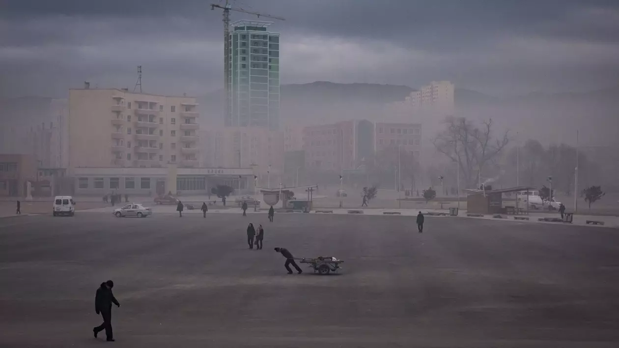 Oameni surprinși în piața Rason din Coreea de Nord - 21 noiembrie 2017