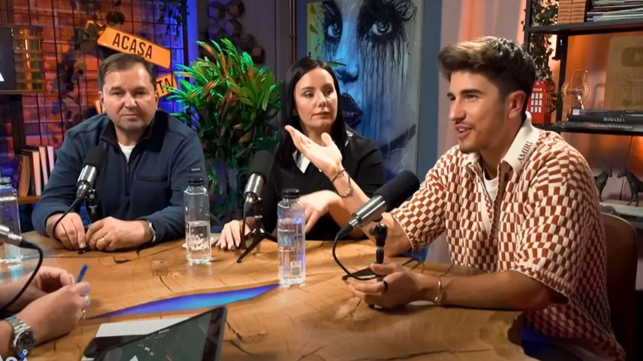 Sebastian Dobrincu și părinții săi la podcastul „Acasă la Măruță”