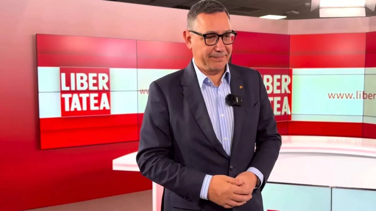 Victor Ponta, îmbrăcat în costum, în studioul Libertatea, pe 19 martie 2025