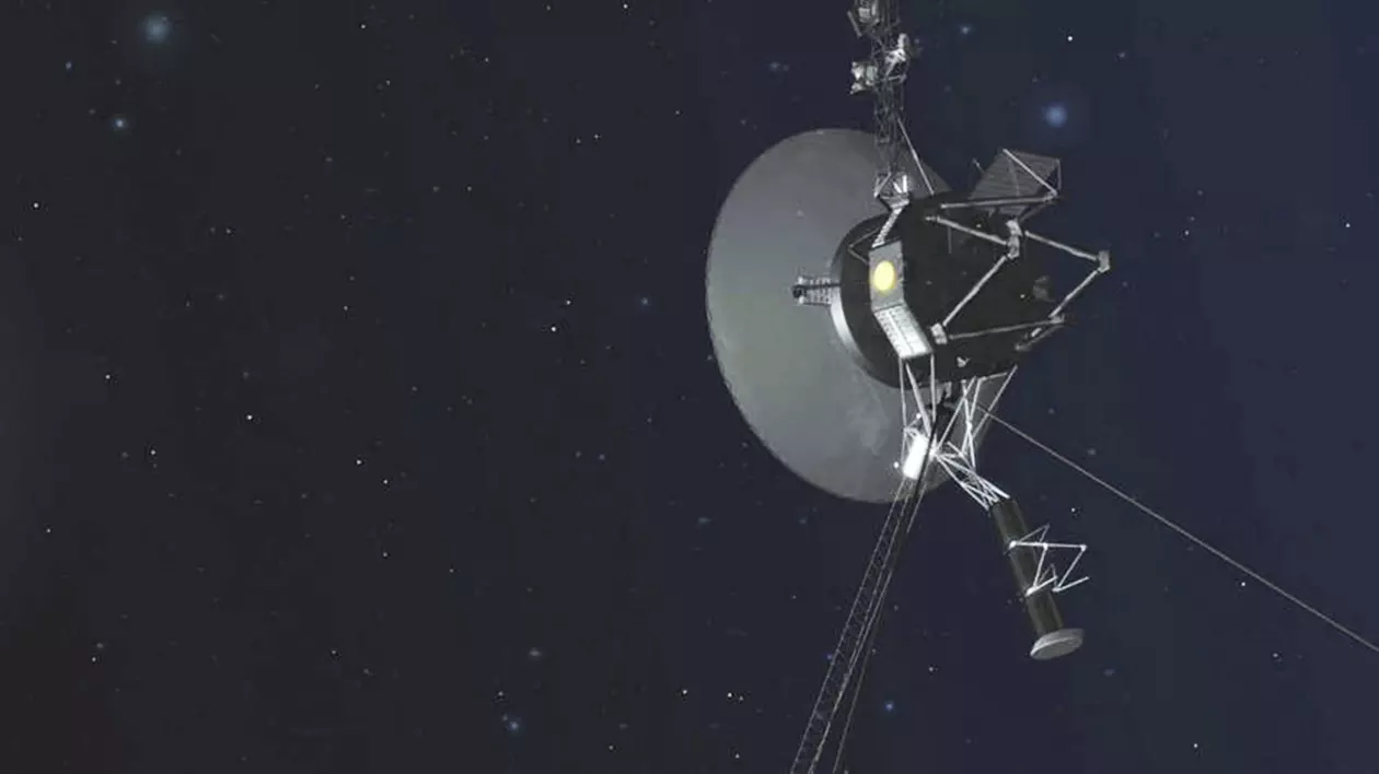 Reprezentare grafică cu sona Voyager 1 a NASA, „hoinărind” prin spațiul cosmic.