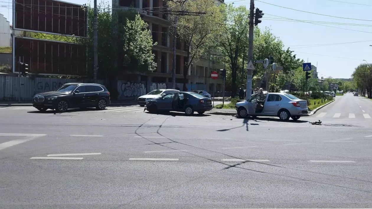 Accident de Paște, petrecut la București, lângă Grădina Botanică „Dimitre Brândză”.