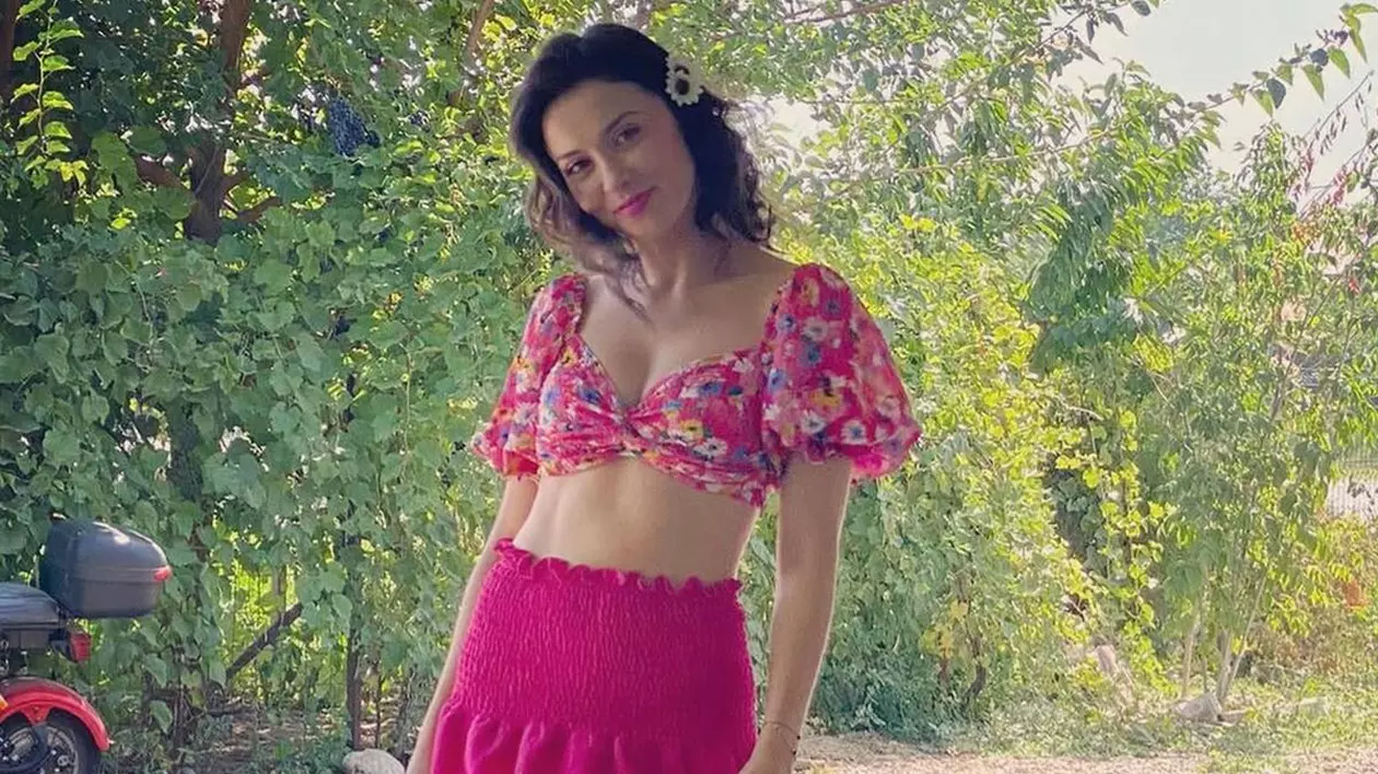 Actrița Anca Dumitra, Gianina din Las Fiebinți, serial difuzat de PRO TV