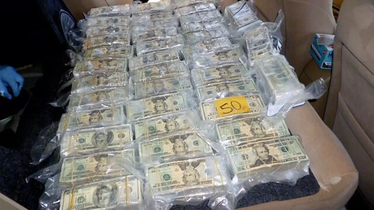 175.000 de dolari bani cash nedeclarați, confiscați de la români în Spania