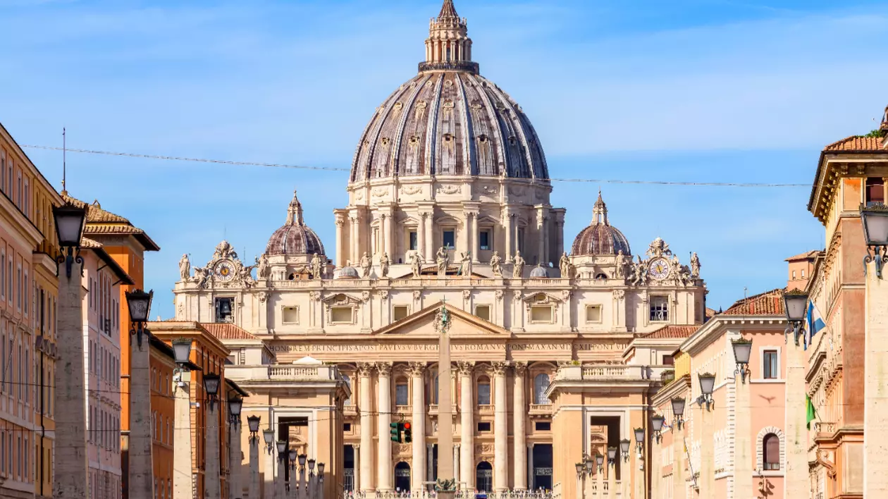 În imagine este ilustrată Bazilica Sf. Petru din Vatican