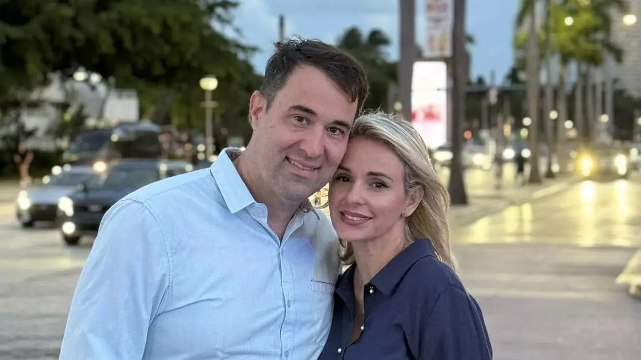 Catrinel Sandu și fetele sale se întorc în România. Ce spune vedeta despre soțul ei, americanul Steve. „Ne gândim să venim acasă”