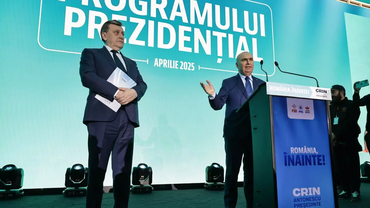 lie Bolojan pe scenă la lansarea programului prezidențial „România, înainte”