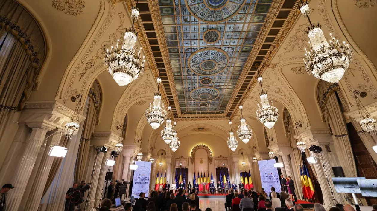 Sala Palatului Cotroceni în timpul dezbaterii electorale organizate de TVR pe 29 aprilie 2025