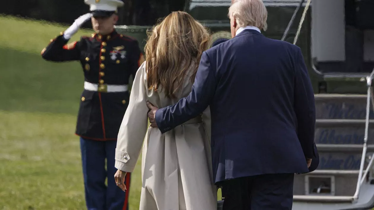 Donald Trump și Melania, surprinși în drum spre Roma pentru funeraliile Papei Francisc. Foto: Hepta