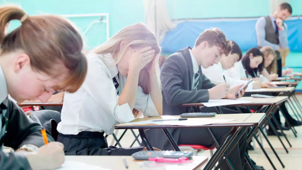 Elevi examen. Foto ilustrativ. Shutterstock