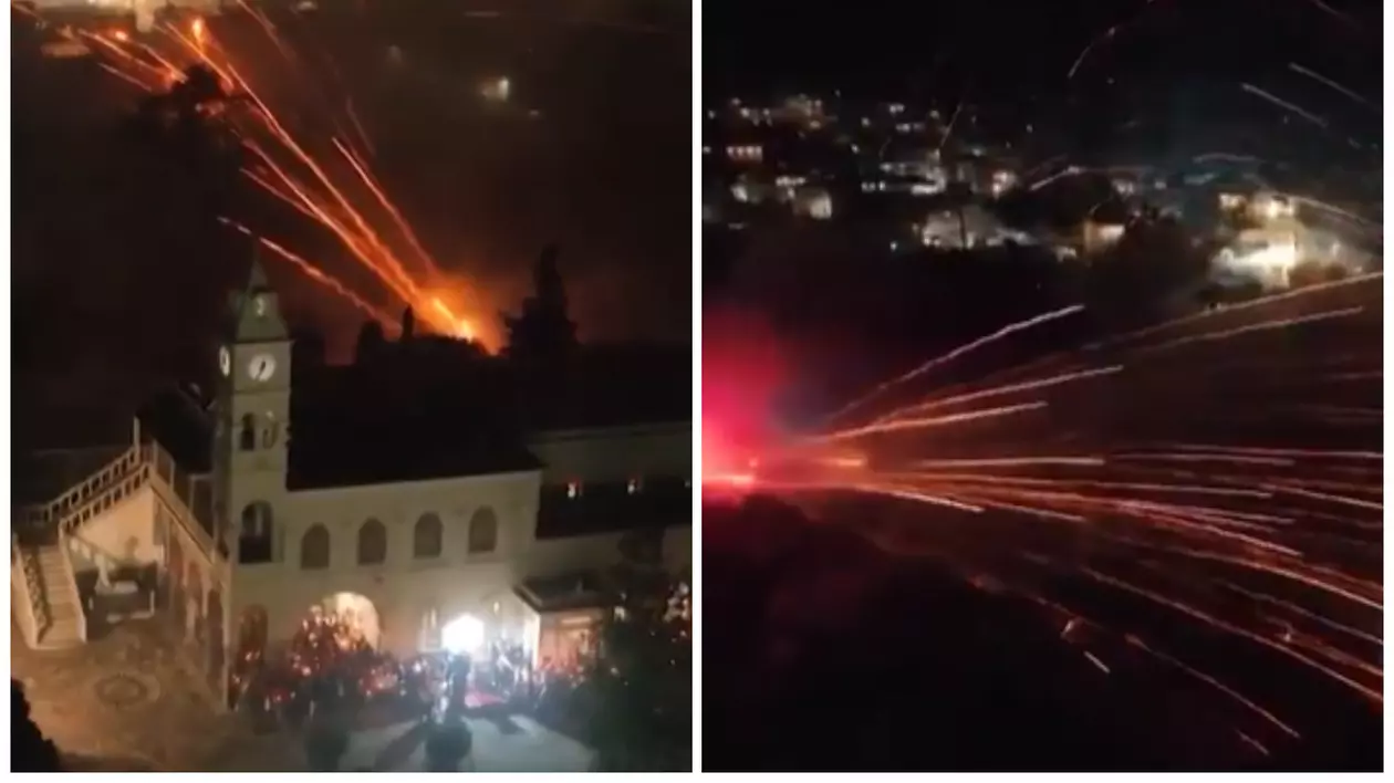 În imagine sunt ilustrate focurile de artificii deasupra bisericilor din Grecia