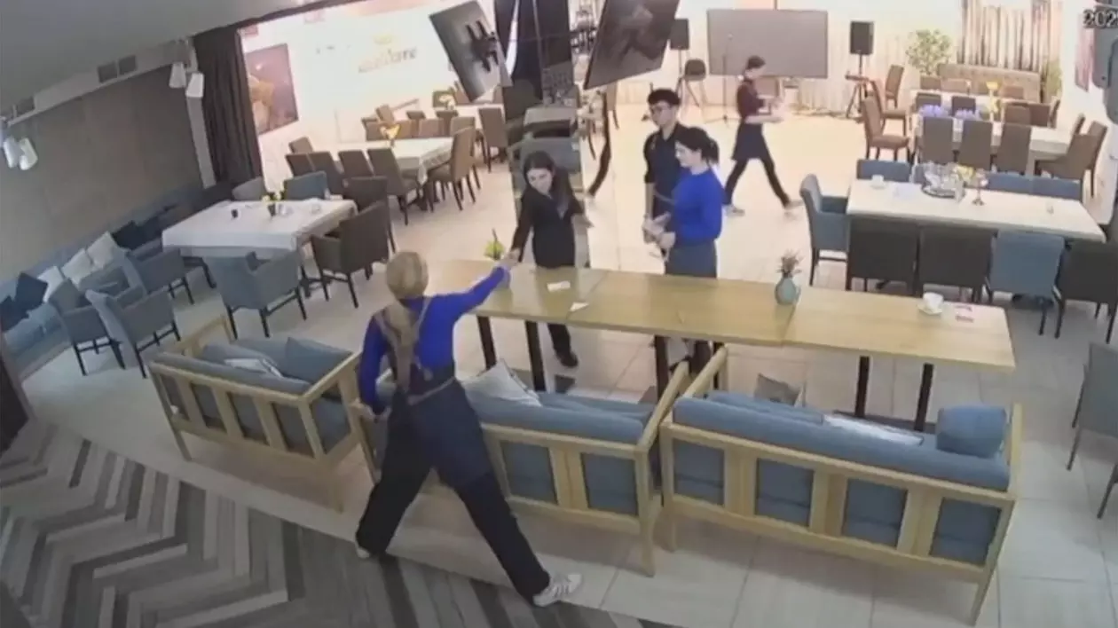 Imagine din restaurantul din Krivoi Rog cu câteva secunde înainte de atac Foto: Profimedia