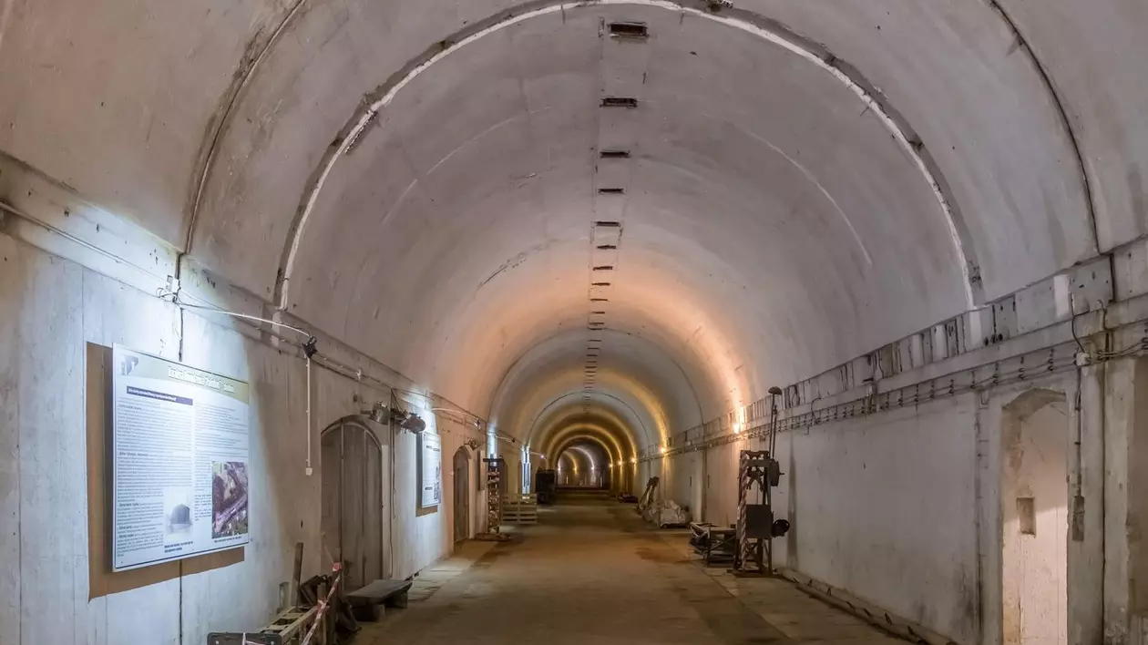 În interiorul buncărului de tren Stepina, folosit de Hitler Foto: Profimedia