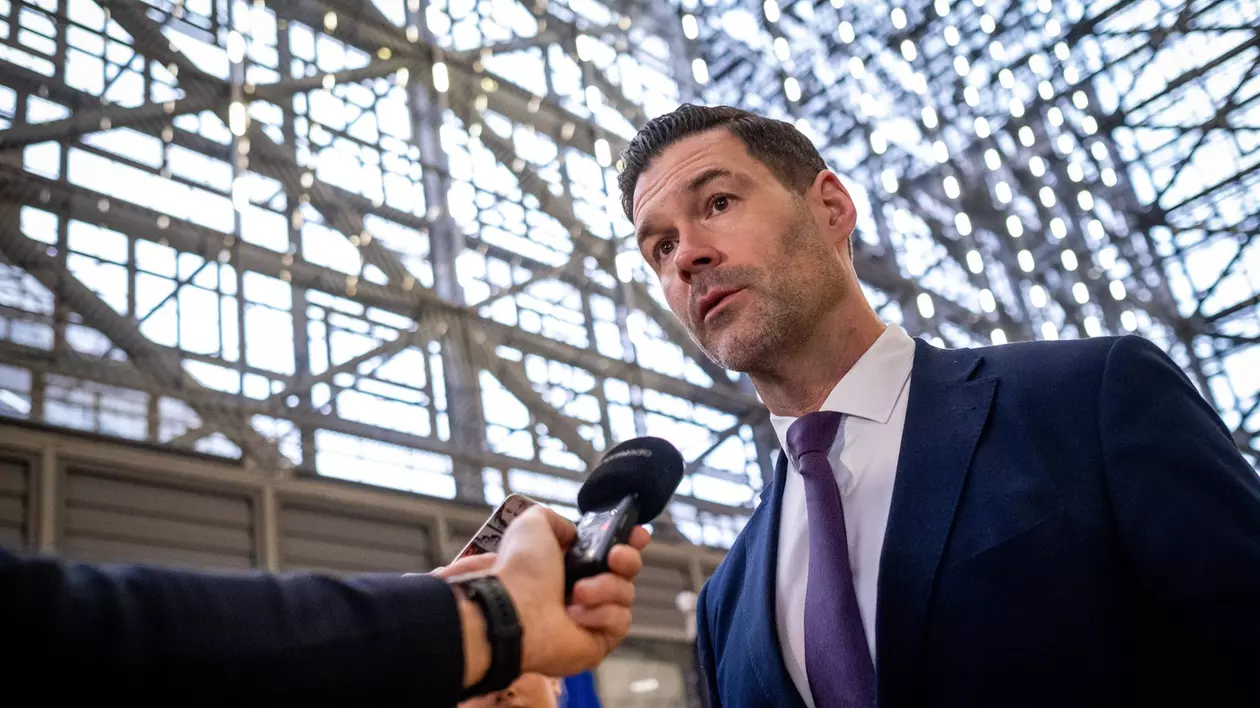 Ministrul migrației Johan Forssell Foto: Profimedia