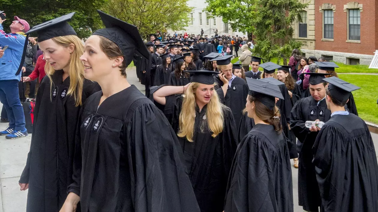 Administrația Trump duce războiul cu Universitatea Harvard la un nou nivel: a interzis dreptul acesteia de a primi studenți străini