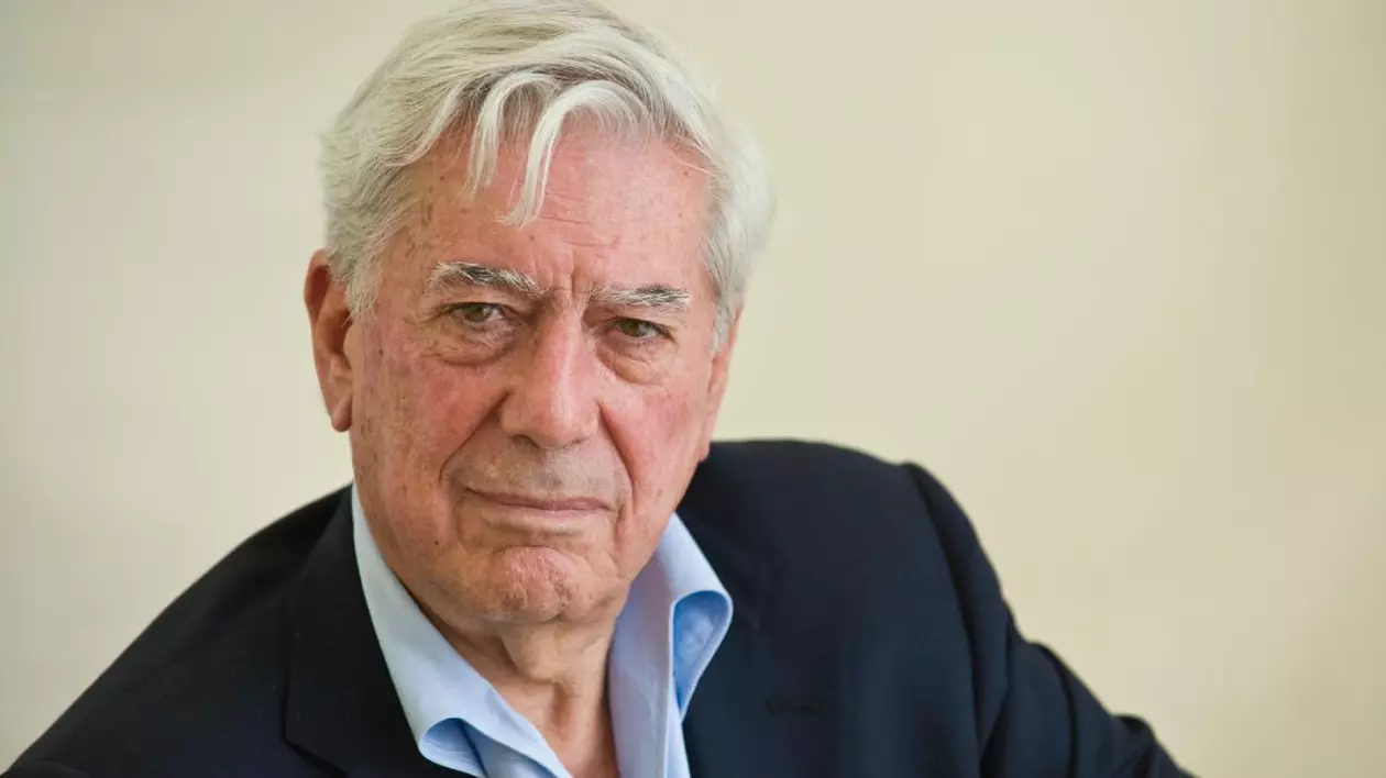 Mario Vargas Llosa a murit