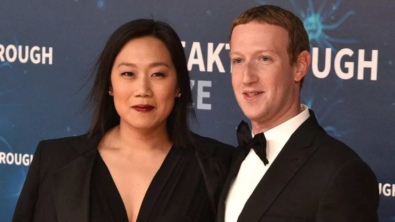Mark Zuckerberg și soția sa, Priscilla Chan la la ceremonia de decernare a premiilor Breakthrough 2020 la Centrul de Cercetare Ames al NASA