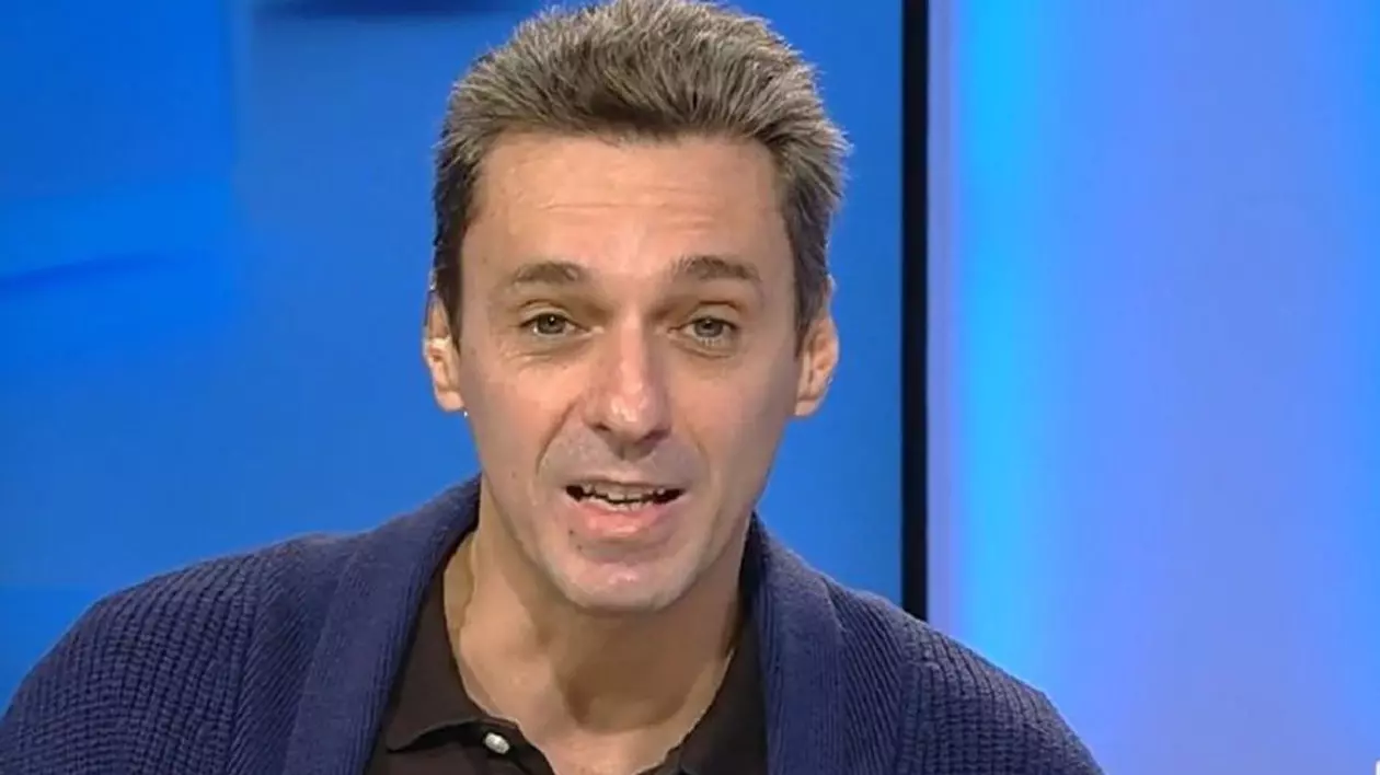 Ce a primit Mircea Badea acasă după ce a comandat iaurt