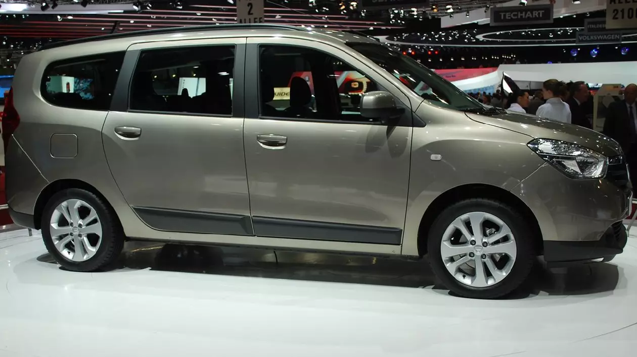 Compania românească Dacia a prezentat la Salonul Auto de la Geneva modelul Lodgy (foto 7 martie), o mașină de familie mare.