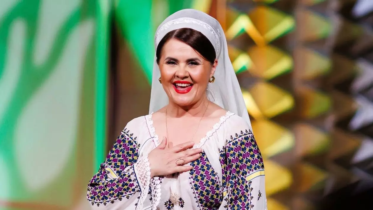 Imagini din casa Niculinei Stoican. Artista de muzică populară deține o vilă impresionantă în Târgu Jiu. „În curte facem tot, el are partea lui, eu am partea mea”