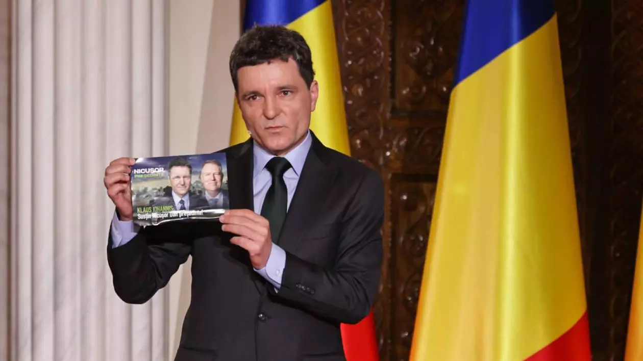 Nicușor Dan, la dezbaterea electorală, despre un fals cu el și Klaus Iohannis apărut pe sute de mii de pliante: „Disperarea lor n-are minte”