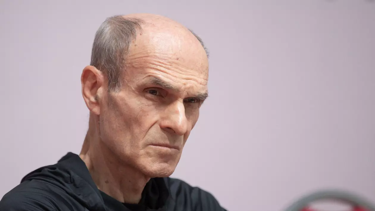 Cristian Tudor Popescu îl va vota pe Crin Antonescu la alegerile prezidențiale de luna viitoare, și nu pe Nicușor Dan. Foto: Shutterstock