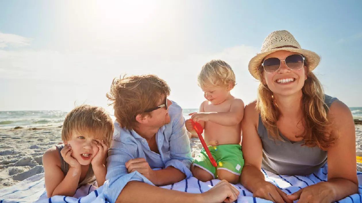 Vacanța în familie: ce trebuie să nu lipsească din bagajul pentru mare sau munte