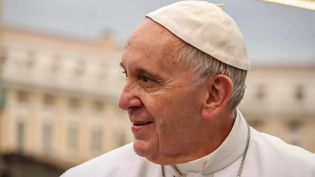 3 februarie 2016. Portretul Papei Francisc, Jorge Bergoglio, în timpul turului din Piața Sf. Petru.