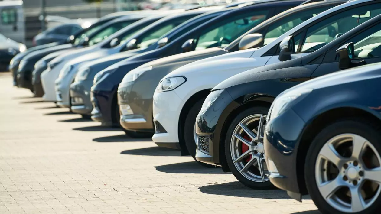 parc auto cu mai multe masini second hand de vanzare