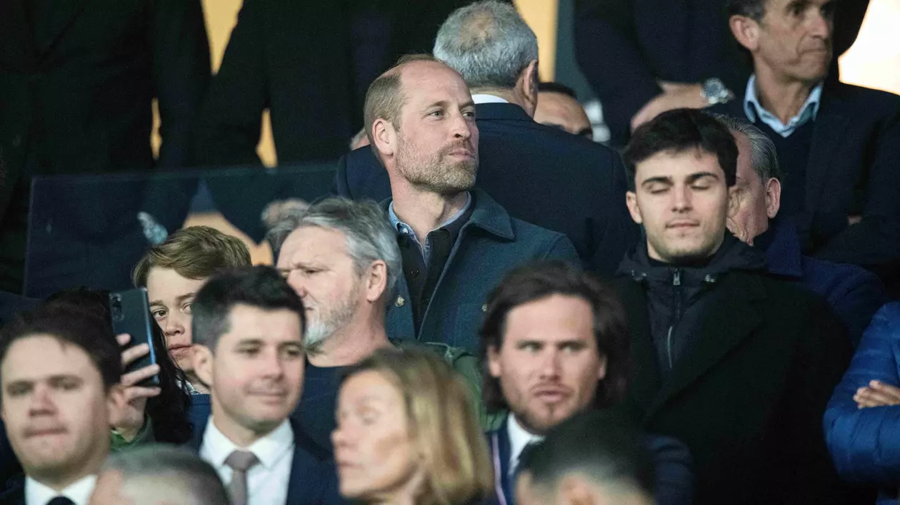 Prințul William a mers la meciul PSG - Aston Villa alături de fiul lui, George