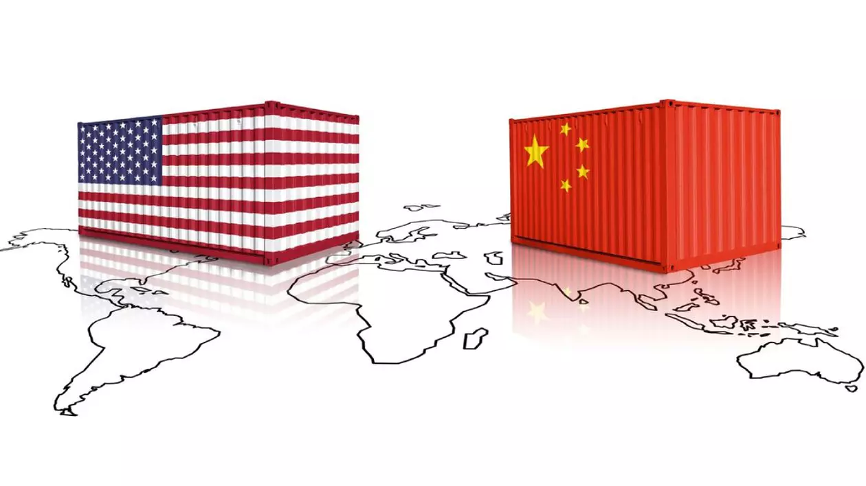containere fabricate din steaguri din SUA și China pe o hartă a lumii. China și Statele Unite ale Americii război comercial, taxe și tarife