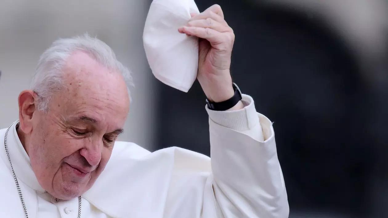 Papa Francisc a murit luni, 21 aprilie, în a doua zi de Paște. El avea 88 de ani şi supravieţuise recent unei crize grave de pneumonie dublă