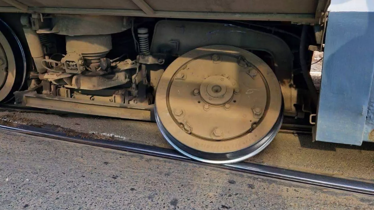Poză cu roata tramvaiului