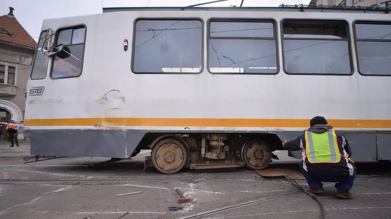 Poză cu un tramvai din București