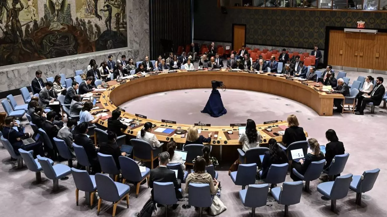 O vedere generală a sălii în timpul reuniunii Consiliului de Securitate al Națiunilor Unite (UNSC) privind Gaza și situația din Orientul Mijlociu la sediul ONU din New York, Statele Unite, pe 13 august 2024