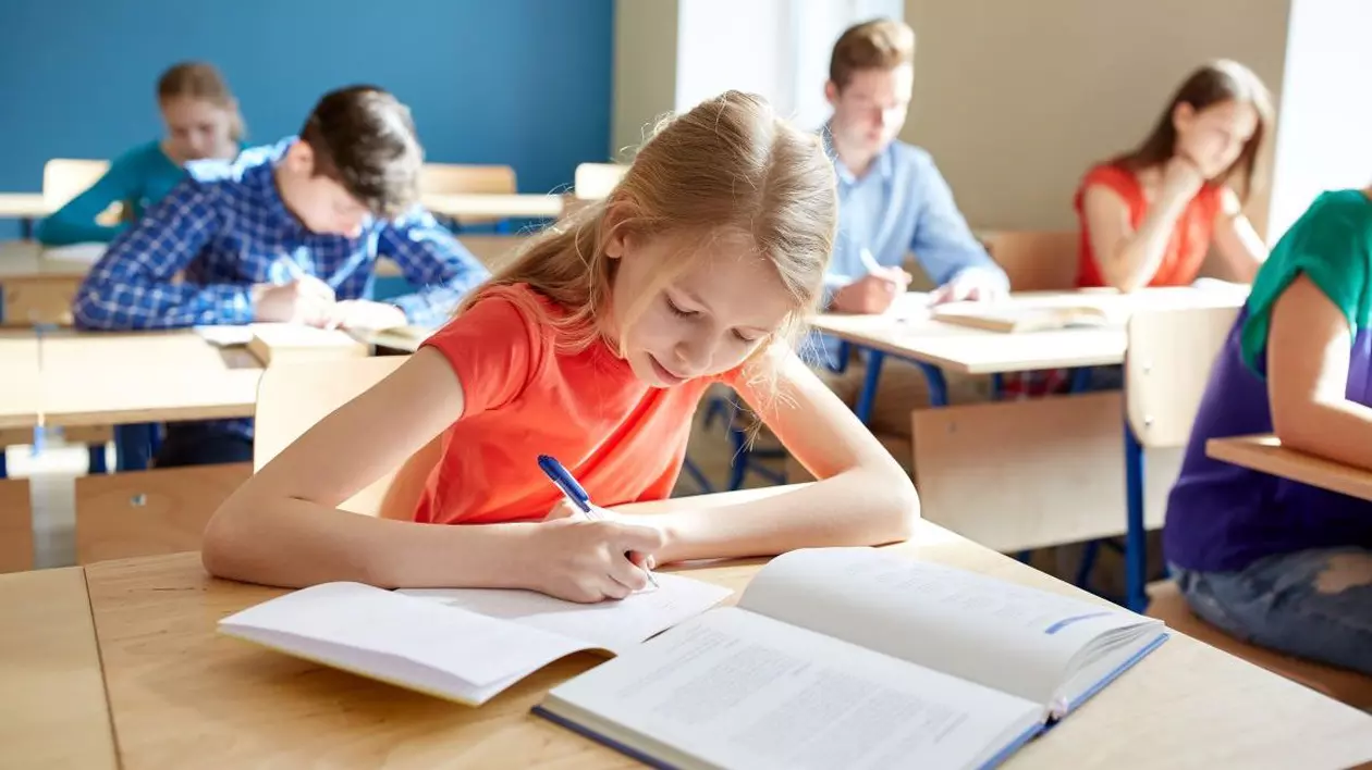 A început examenul de Evaluare Națională la clasa a IV-a, 2025. Calendarul complet al probelor